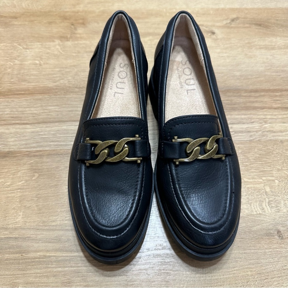 Soul Naturalizer Onyx Lug Loafer with Chain Detail Officecore Comfort Academia